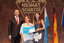 Heimatminister Albert Füracker und Kunstministerin Prof. Dr. med. Marion Kiechle prämieren 100 Heimatschätze